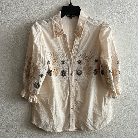 Democracy Women's Beige Embroidered Button Down Shirt S - Picture 2 of 13